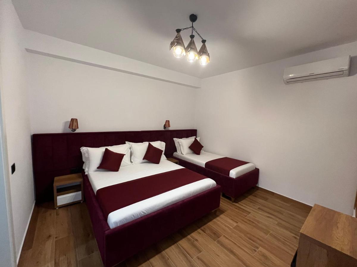 Illyrian Hotel קסאמיל מראה חיצוני תמונה