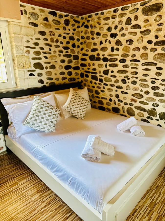 Illyrian Hotel קסאמיל מראה חיצוני תמונה
