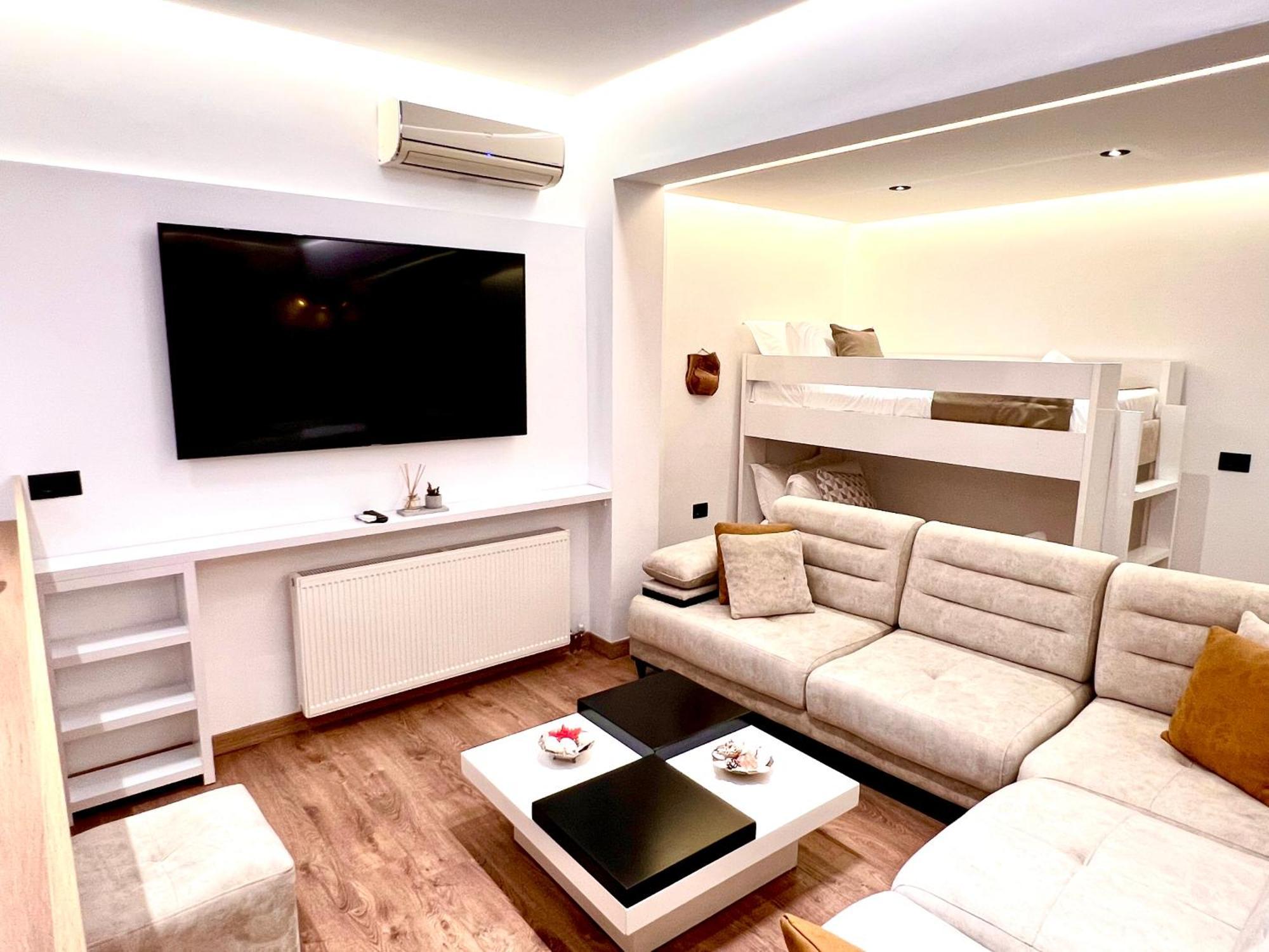 Illyrian Hotel קסאמיל מראה חיצוני תמונה